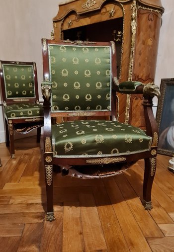 Salone stile impero, testa d'aquila in bronzo