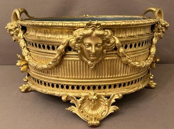IMPORTANTE JARDINIERE DE TABLE XIXème bronze doré Napoléon à décor de mascarons