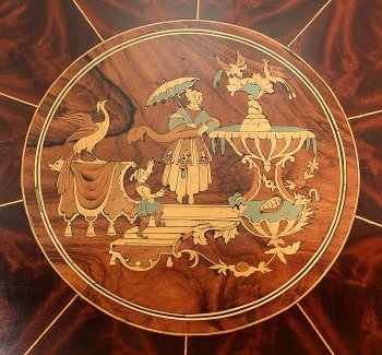 Guéridon en Placage de Ronce d’Acajou et Marqueteries, époque Charles X – Début XIXe