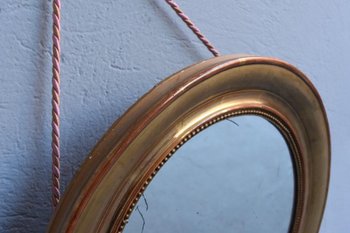 Specchio rotondo Louis-Philippe in legno dorato con perline XIX