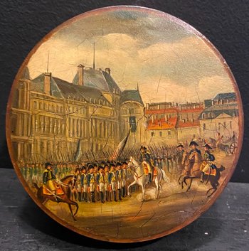 Small round box decorated with a military scene