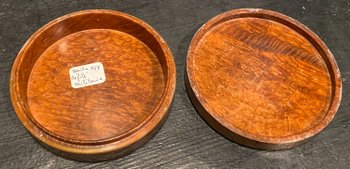 Small round box decorated with a military scene