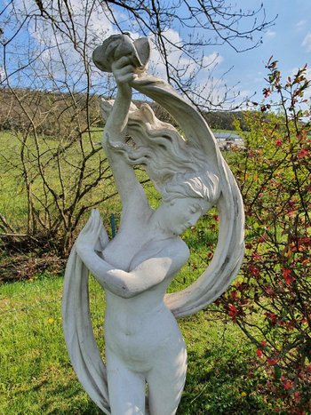Paar Gartenstatue
