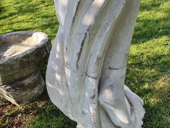 Paar Gartenstatue