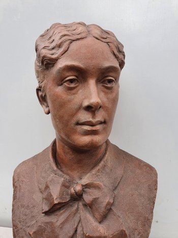 Busto di donna in terracotta, XIX secolo