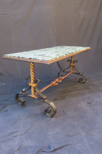 table basse en fer forgé doré et marbre