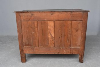 Commode Galbée  En Noyer époque XVIIIème à 3 Tiroirs Pieds Escargots