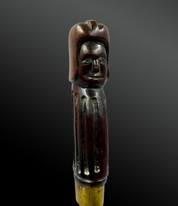 COUTEAU à fusée ANTHROPOMORPHE - Culture Iroquoise ou Huron, région des Grands Lacs, Canada - Vers 1850