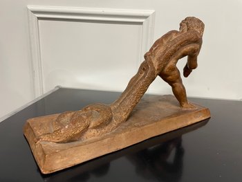 Sylvestre Clerc - Bambino che tira un serpente Scultura in terracotta Susse Frères