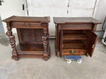 Credenza in noce in stile rinascimentale Fine del XIX secolo