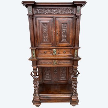 Credenza in noce in stile rinascimentale Fine del XIX secolo