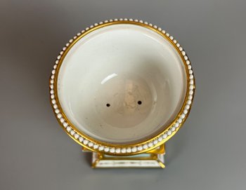 A superb early 19thc Regency Barr, Flight, Barr vase on pedestal base c.1805