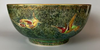 Un grand bol Wedgwood Hummingbird Lustre conçu par Daisy Makeig-Jones. vers 1925
