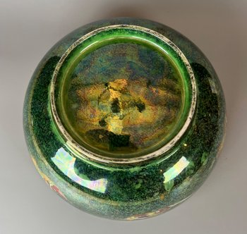 Un grand bol Wedgwood Hummingbird Lustre conçu par Daisy Makeig-Jones. vers 1925