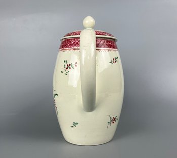 A mid 18thc (c.1770) S. Staffordshire enamel snuff box