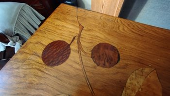 Table de salon à abattants en marqueterie dans le gout Gallé