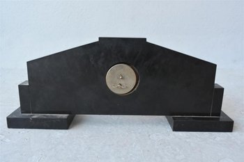 1930's Art Deco Mantel Clock In Onyx And Sanded Marble