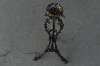 Rare Lampadaire En Métal Argenté Et Opaline Rose Par Maison Christofle époque 1900