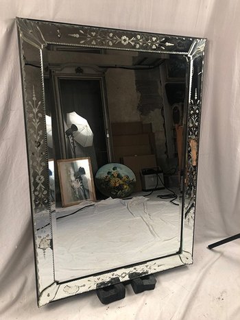 Grand miroir de Venise à décor gravé de fleurs