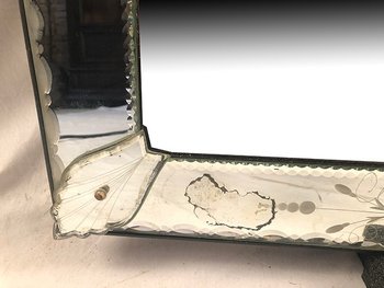 Grand miroir de Venise à décor gravé de fleurs