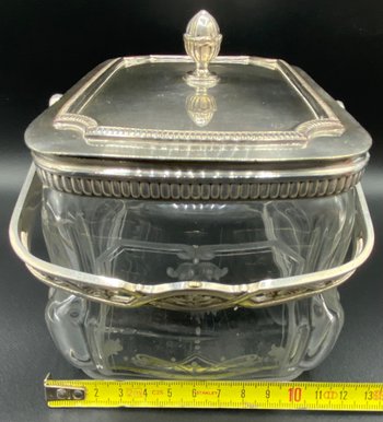 VICTOR SAGLIER COOKIE BOX
