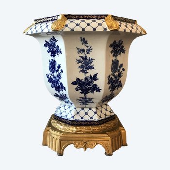 Grand  Cache-Pot En Porcelaine Et Bronze D’époque Fin 19 ème