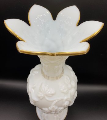 VASE OPALINE SAINT LOUIS 