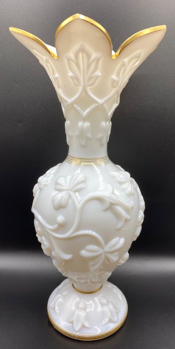 VASE OPALINE SAINT LOUIS 