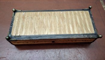 Glove box in straw marquetry