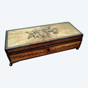 Glove box in straw marquetry