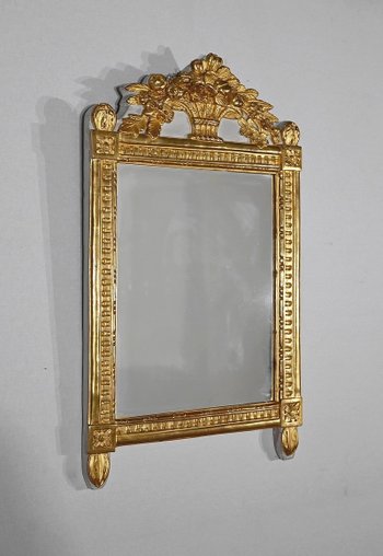 Glace à fronton en Bois doré, style Louis XVI – Début XXe