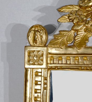 Glace à fronton en Bois doré, style Louis XVI – Début XXe