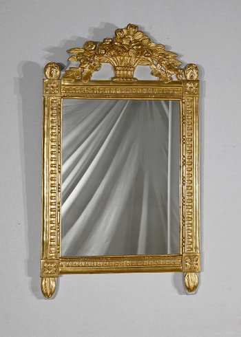 Glace à fronton en Bois doré, style Louis XVI – Début XXe