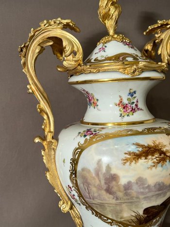 Grande vaso in porcellana di Meissen montato in bronzo dorato XIX secolo