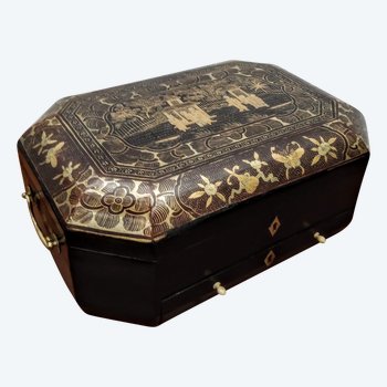 Chinese lacquer box