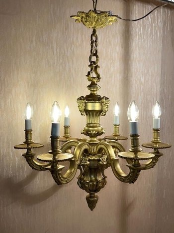 Gilded Bronze Chandelier of Renaissance style XIXth century decorated with heads of Mascaron