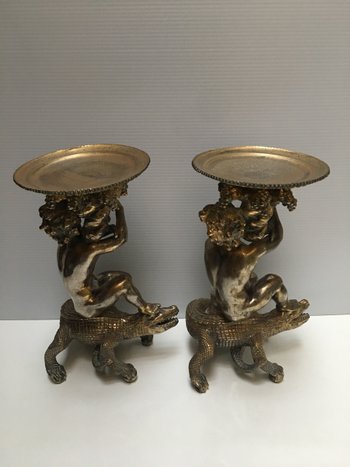 Due putti in bronzo della fine del Settecento