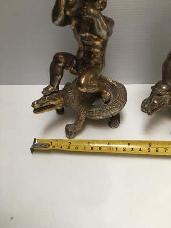 Due putti in bronzo della fine del Settecento