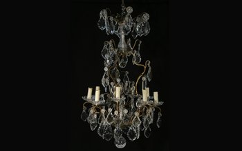 Lampadario con pendenti del XIX secolo