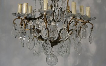 Lampadario con pendenti del XIX secolo