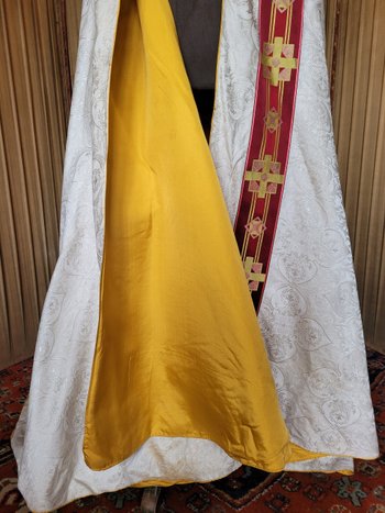 Religiöser Hut im Art-Deco-Stil aus Damast Epoche miliey XX. Jahrhundert