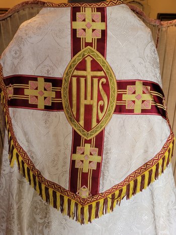 Religiöser Hut im Art-Deco-Stil aus Damast Epoche miliey XX. Jahrhundert