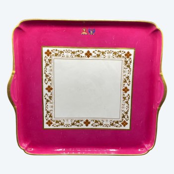 PORCELAIN TRAY ARMORIÉ XIXTH CENTURY