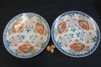 Pair of Imari dishes