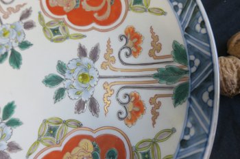 Pair of Imari dishes