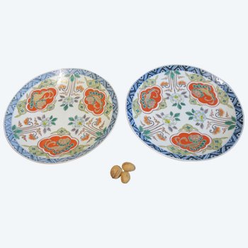 Paire de plats Imari