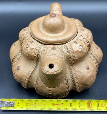 ÉGOÏSTE TERRE CUITE JAPONAISE 