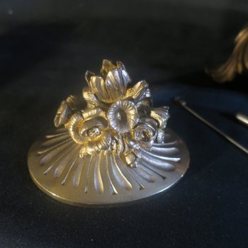Importante pendule rocaille en bronze, XIX° siècle