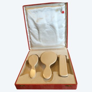 Ivory hairdressing kit