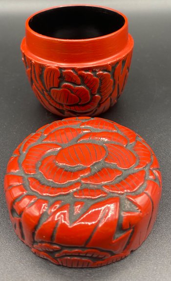 NATSUMÉ JAPANESE LACQUERED WOOD